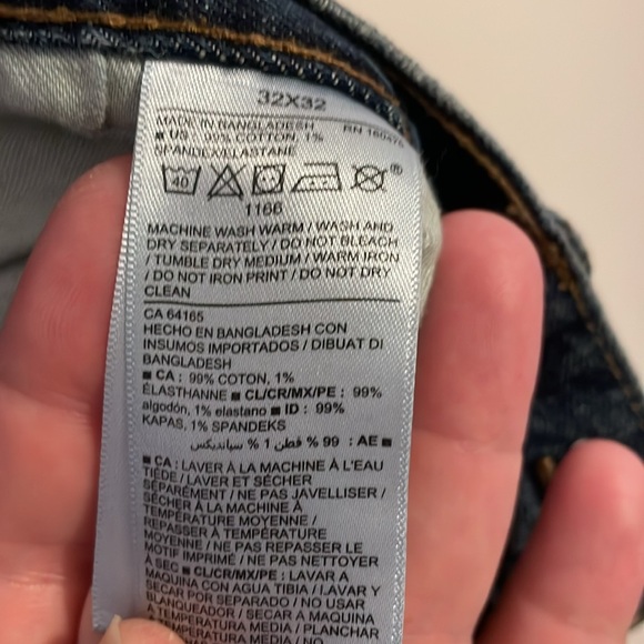 Old Navy Relaxed Slim Taper Distressed Jeans Size 32x32 - Picture 8 of 8